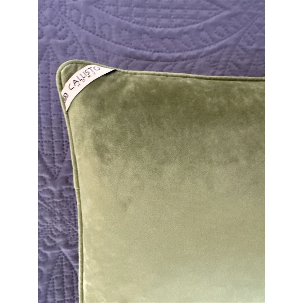 Callisto Home Velvet Lumbar Pillow Emerald Green Down Feather Insert 25 X 13 EUC